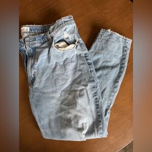 Abercrombie & Fitch The Mom High Rise Jeans
